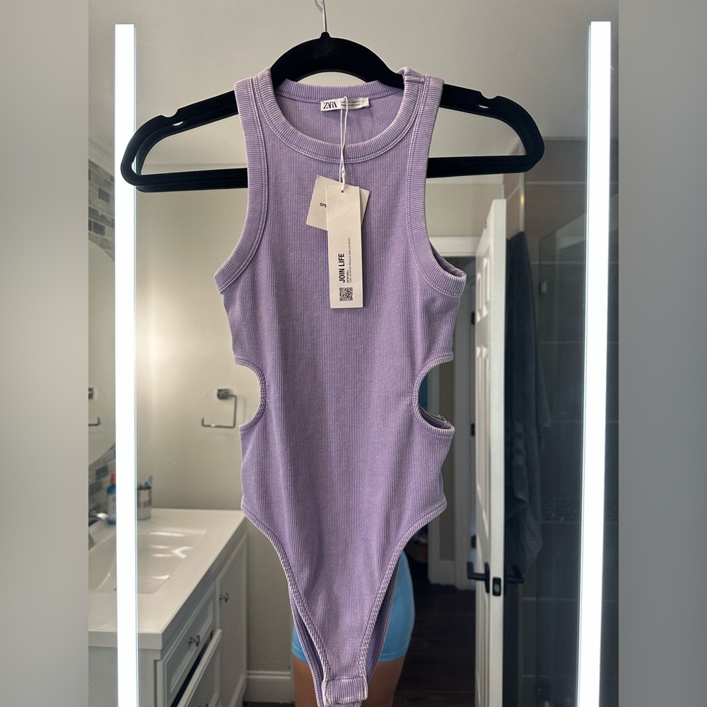ZARA - bodysuit in purple with slits on waist